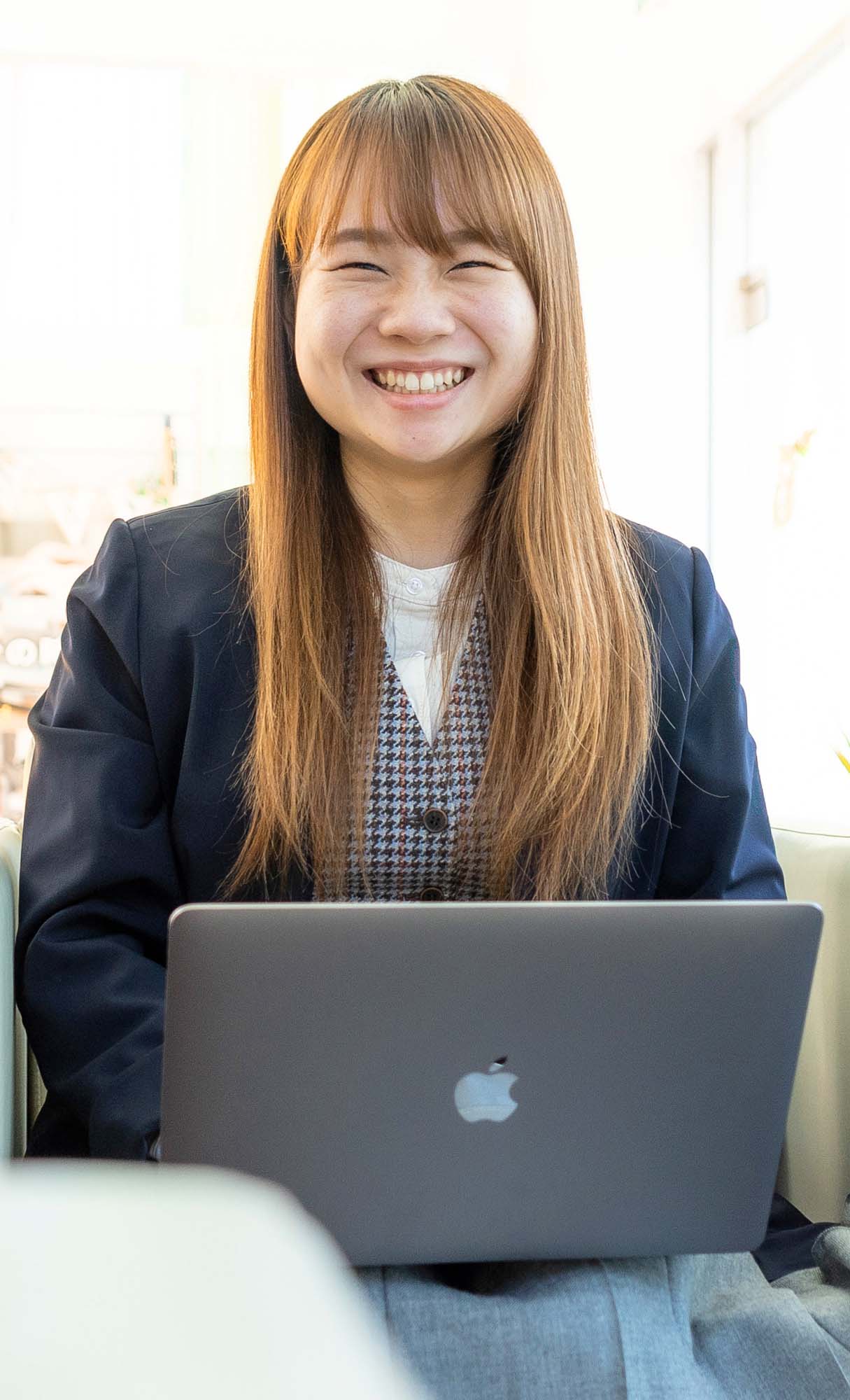 常に明るく、前向きに。デザイナーインタビュー